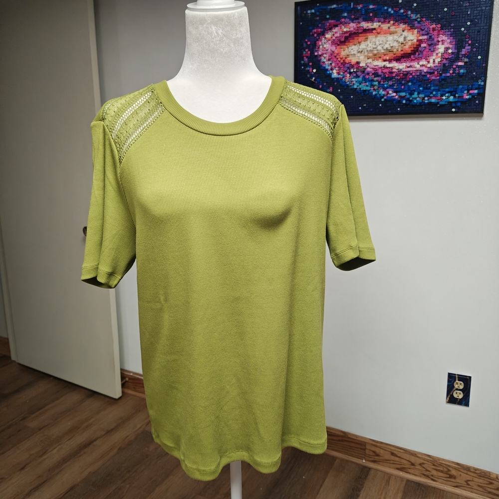 Market & Spruce Olive Green Short Sleeve Knit Top with Lace Shoulder Detail NWT